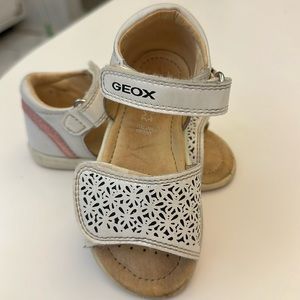 Pink and white rose alul sandals for a little princess from Geox.